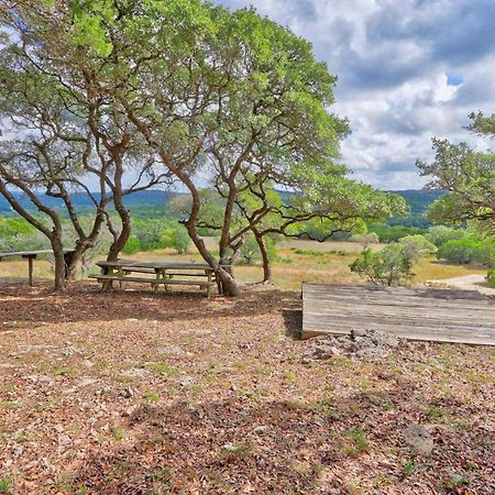 Log Cabin At Old Glory Ranch Wimberley Exterior foto